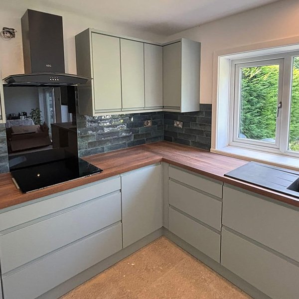 recent-projects-amber-baroque-oak-worktops